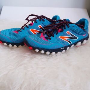 NEW BALANCE Women's SZ 11 Running Trail Shoes Neon